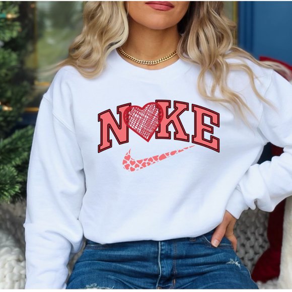 Nike Valentines Heart Sweatshirt - Picture 1 of 2